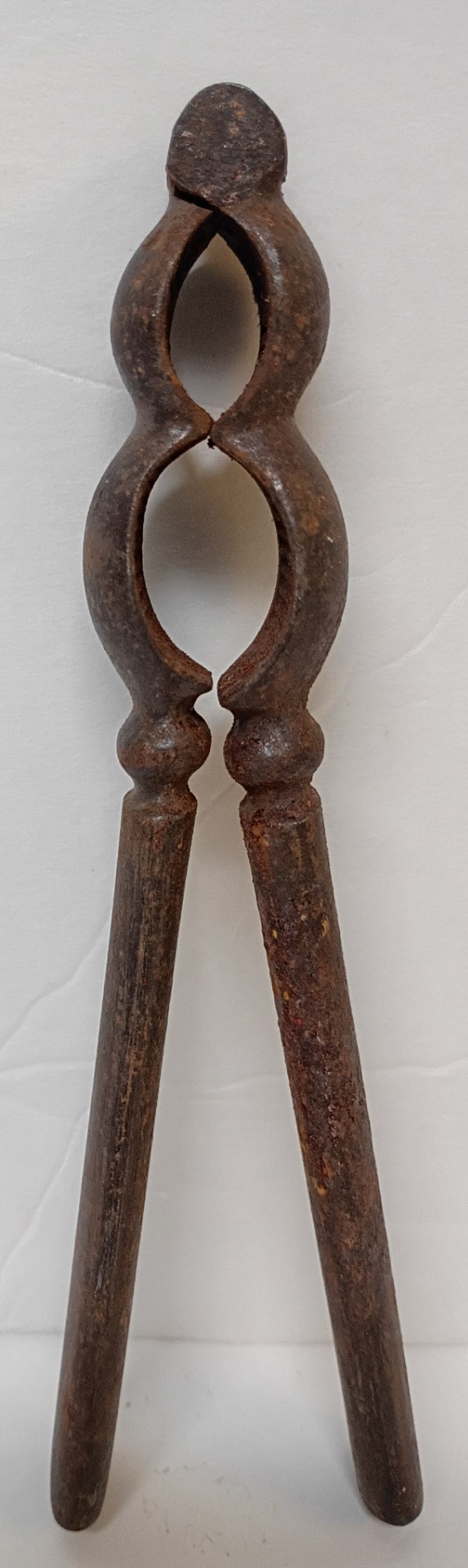 Nutcracker, iron, 2 loops, 1 3/4" x 5 7/8"
