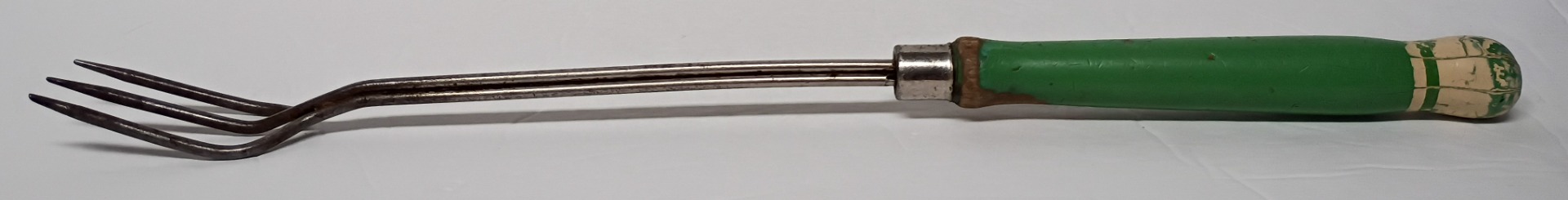 Fork, 3 prong-tine; green & ivory; 1 3/8" x 15"; $1